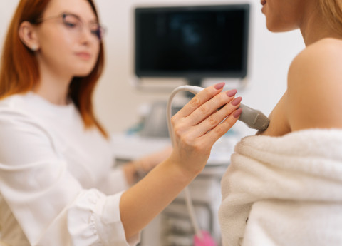 Ecografia al seno quando farla? Attenzione, consapevolezza e amore per se stesse