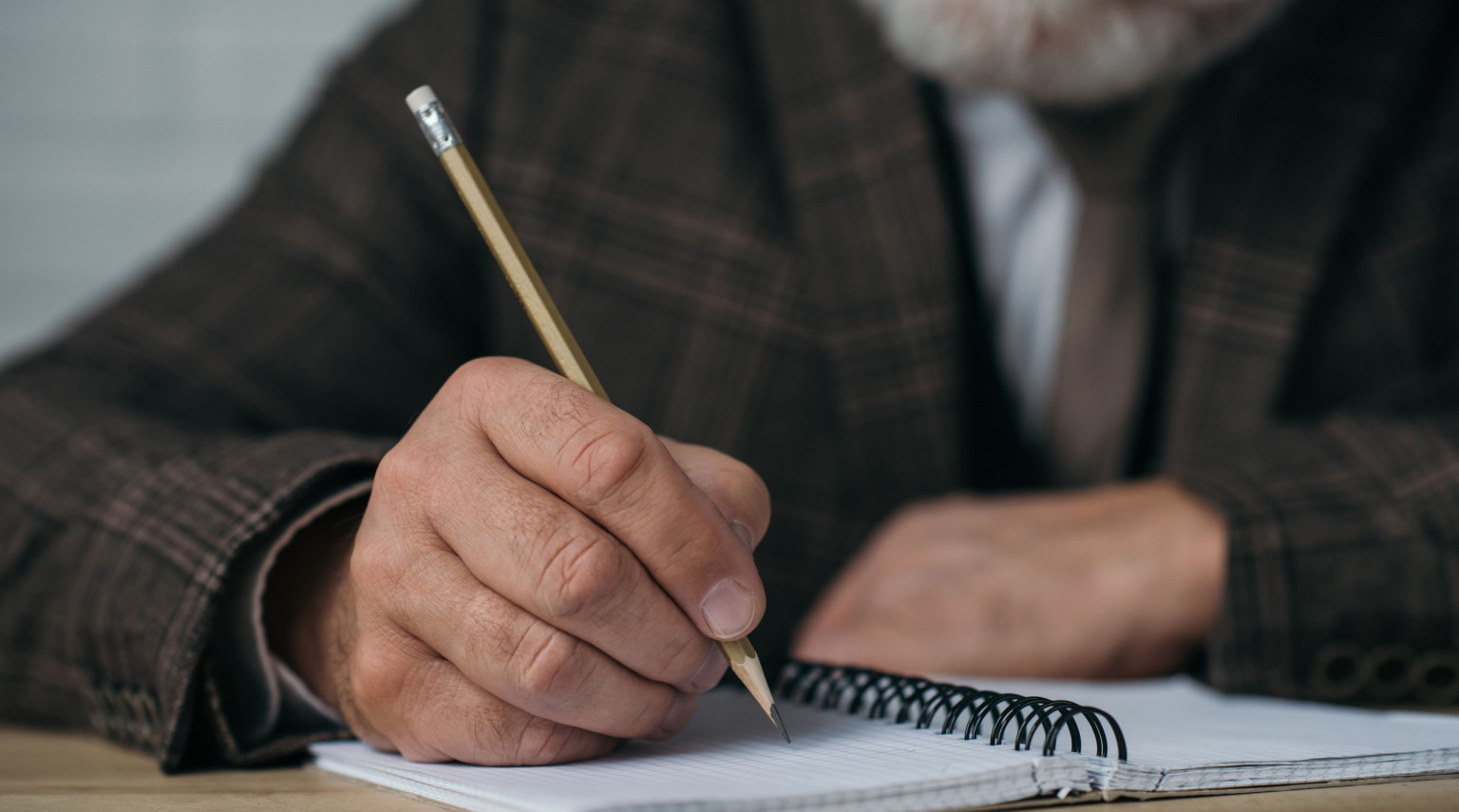 Decadimento cognitivo: come allenare la mente anche in casa