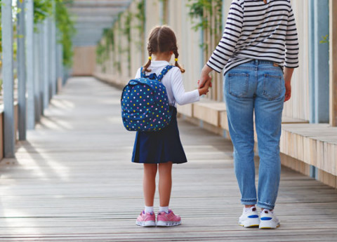 Postura bambini: come combattere il mal di schiena in età evolutiva