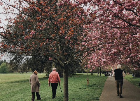 Prevenzione cadute anziani: attenzione e cura dei dettagli