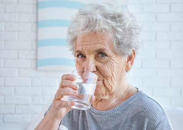 Idratazione: un ruolo fondamentale nella dieta e in estate