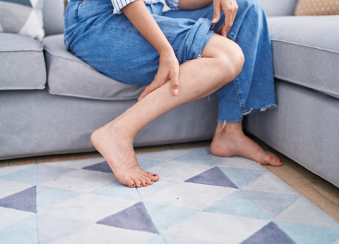 Gambe gonfie d’estate: consigli per la circolazione