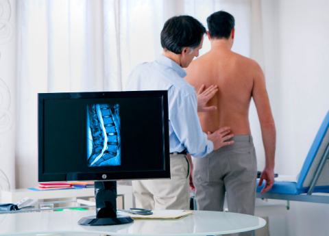 Ernia del disco: gli esercizi utili per alleviare il dolore