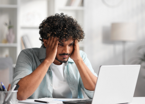 Stress lavoro-correlato: quali sono i sintomi (e cosa fare)