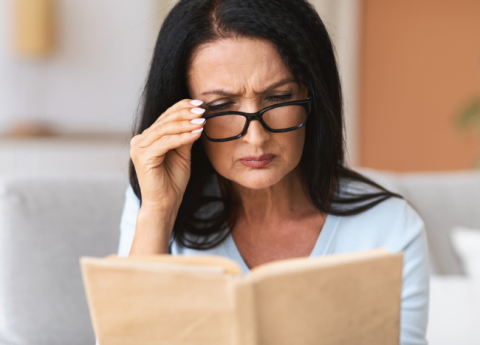 L’intervento laser per la presbiopia: come si svolge, efficacia e rischi