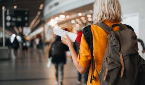 Come affrontare un viaggio lungo in aereo