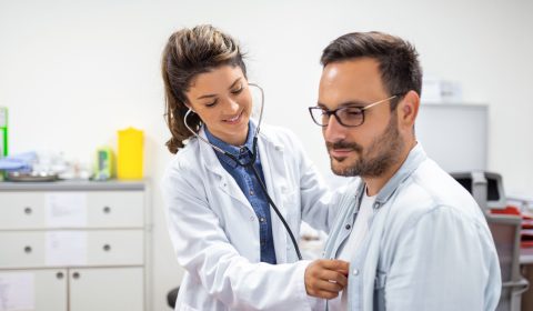 Prima visita cardiologica: in cosa consiste e quali domande fare al cardiologo