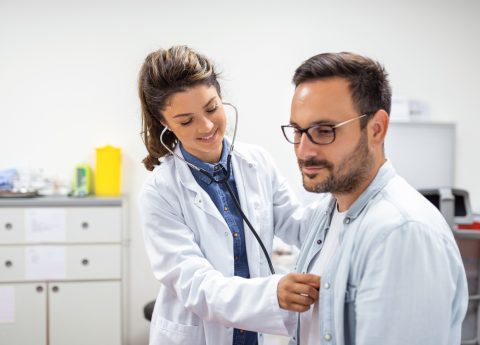 Prima visita cardiologica: in cosa consiste e quali domande fare al cardiologo